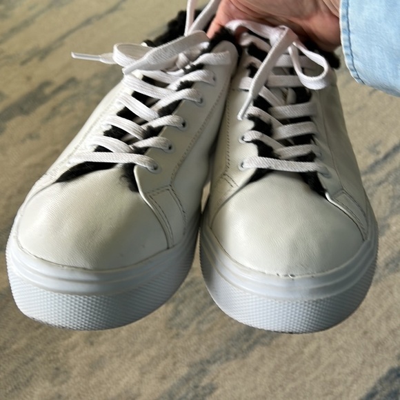 SCHUTZ KRISTEN WHITE LEATHER PLAIN SNEAKERS SHEARLING SIZE 8.5 EUC - Picture 9 of 13